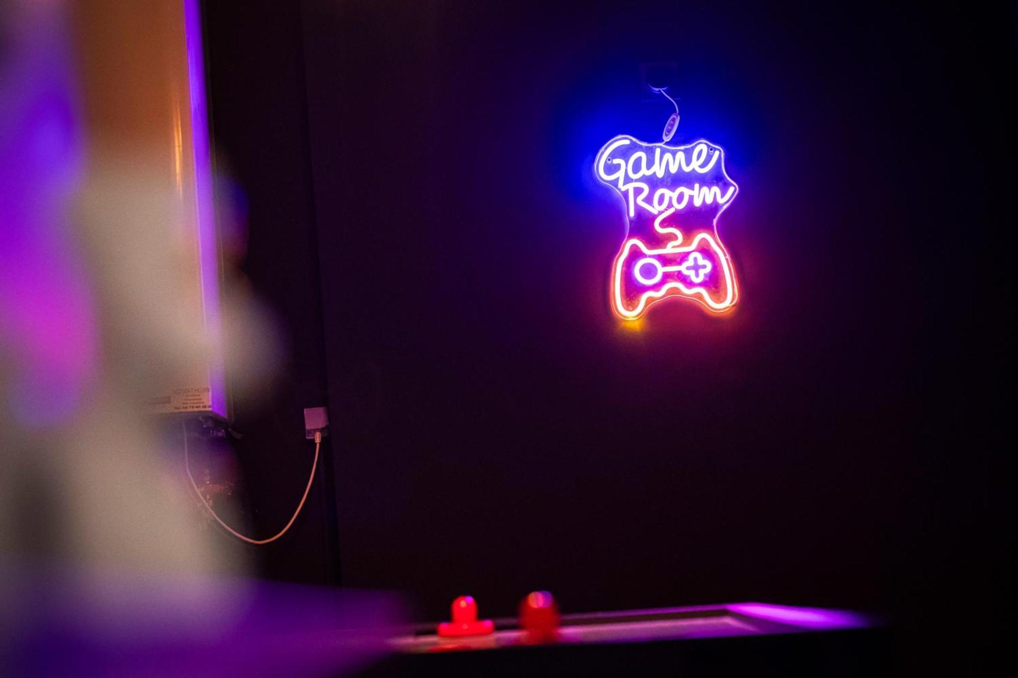 La Villa - Piscine / Karaoke / Jeux Fontaine  ภายนอก รูปภาพ