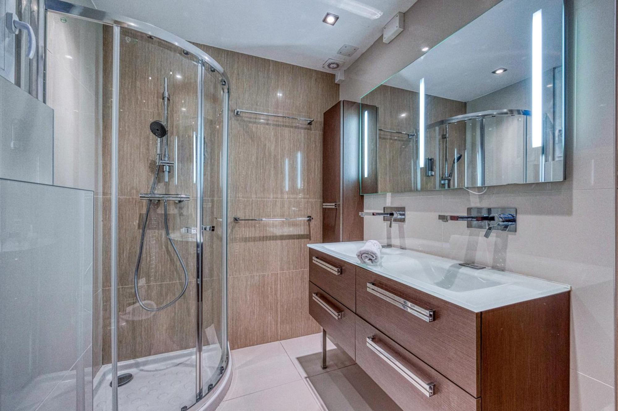 La Villa - Piscine / Karaoke / Jeux Fontaine  ภายนอก รูปภาพ